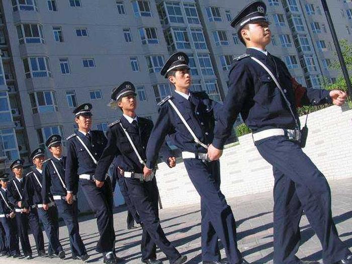 东莞市公安机关物业保安监管上台阶