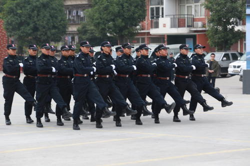 小区保安怎么才能做好,这四点应该牢牢记住
