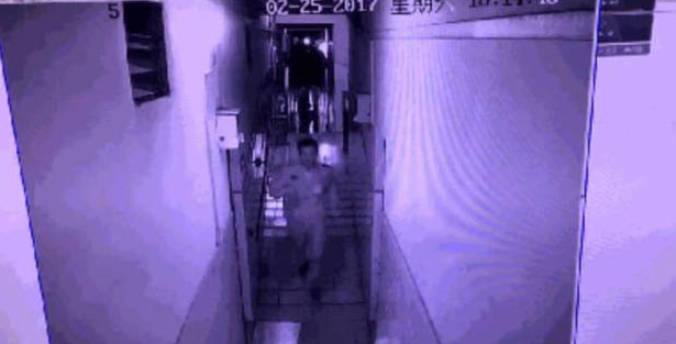 物业保安当肉垫救人,可自己却再也醒不来了